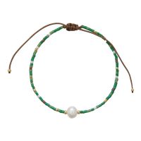 Bracelet perles de rocaille vert anis et perles