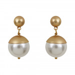 Boucles d'oreilles perles nacre blanche couronnées dorées