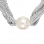 Collier une magnifique perle de nacre blanche sur ruban argenté